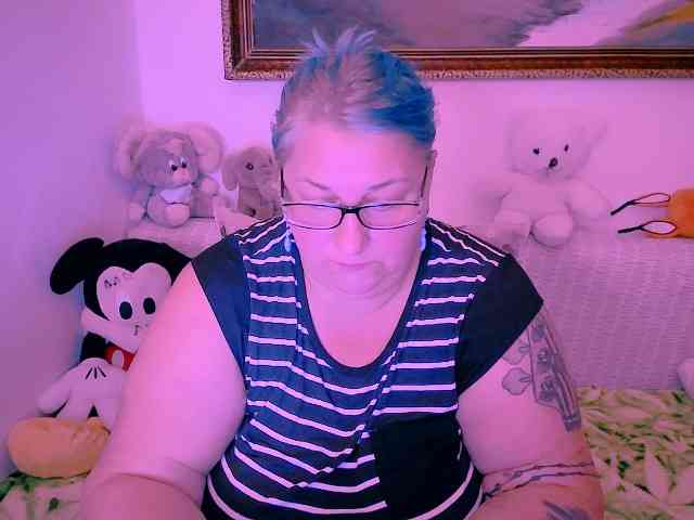 MarryBigBoobs1 webcam