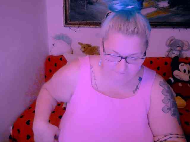 MarryBigBoobs1 webcam