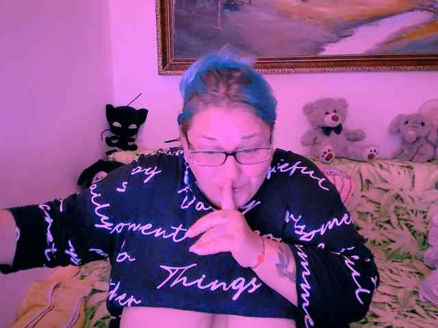 MarryBigBoobs1 webcam