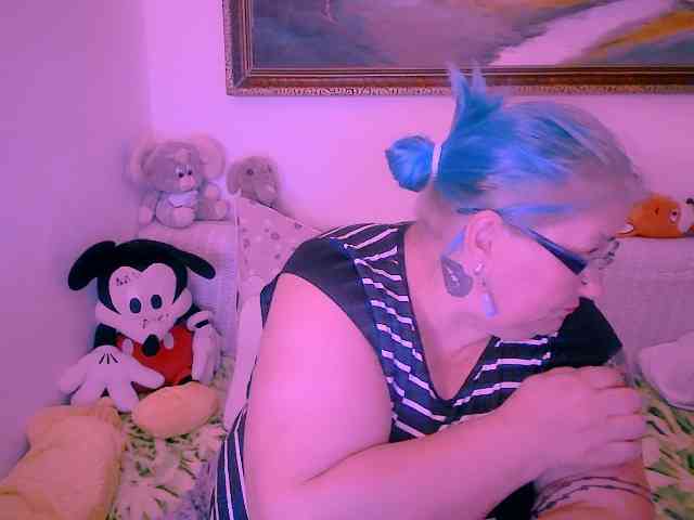 MarryBigBoobs1 webcam