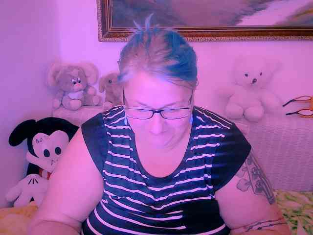 MarryBigBoobs1 webcam