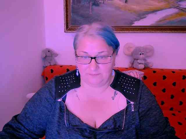 MarryBigBoobs1 webcam