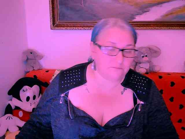 MarryBigBoobs1 webcam