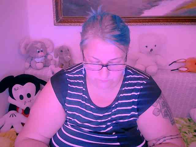 MarryBigBoobs1 webcam