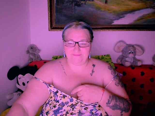 MarryBigBoobs1 webcam