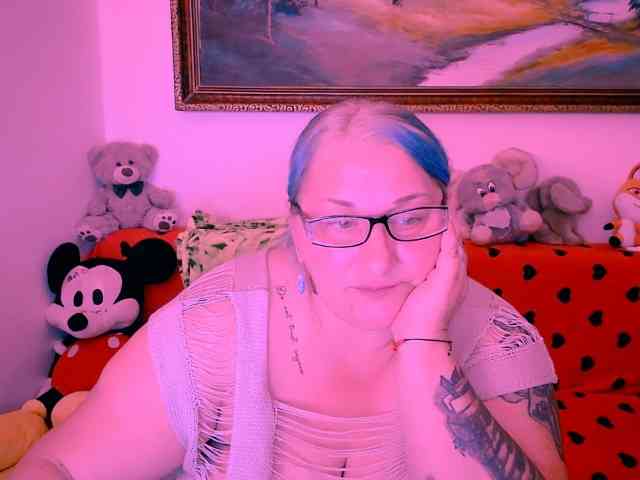 MarryBigBoobs1 webcam