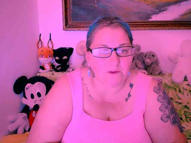 MarryBigBoobs1 webcam