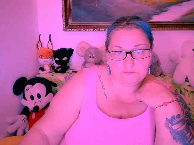 MarryBigBoobs1 webcam