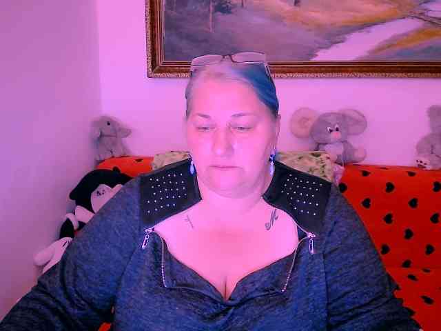 MarryBigBoobs1 webcam