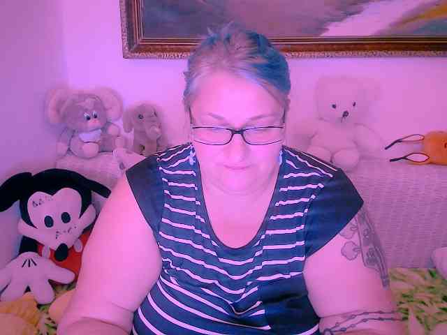 MarryBigBoobs1 webcam