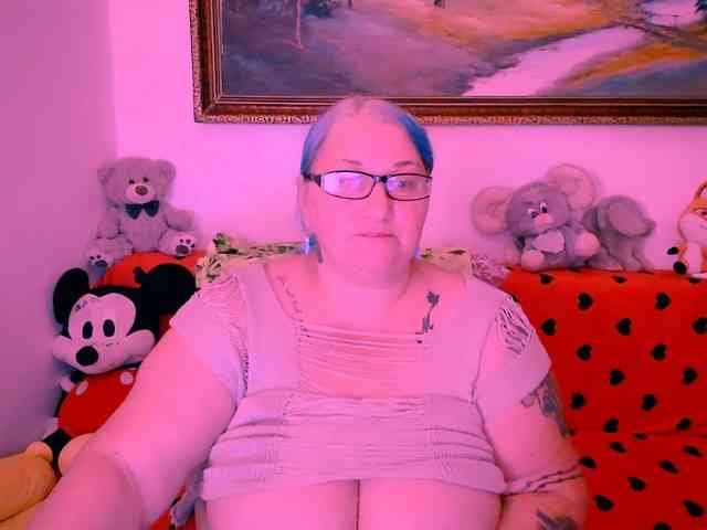 MarryBigBoobs1 webcam