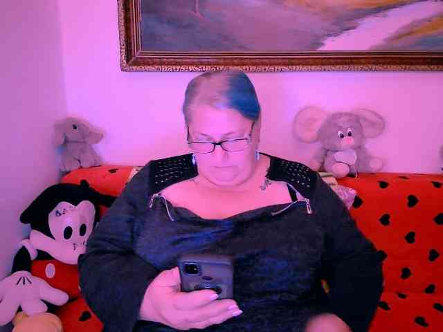 MarryBigBoobs1 webcam