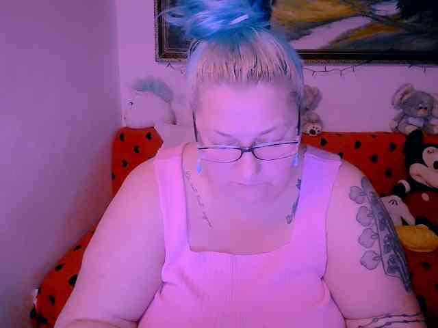 MarryBigBoobs1 webcam