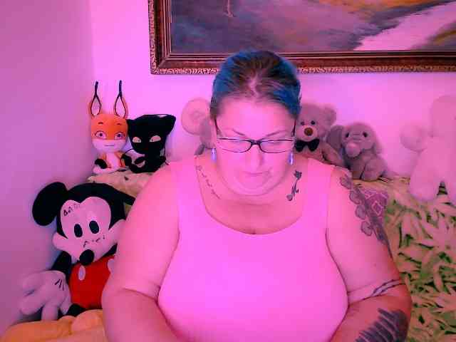 MarryBigBoobs1 webcam