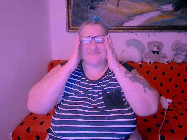 MarryBigBoobs1 webcam