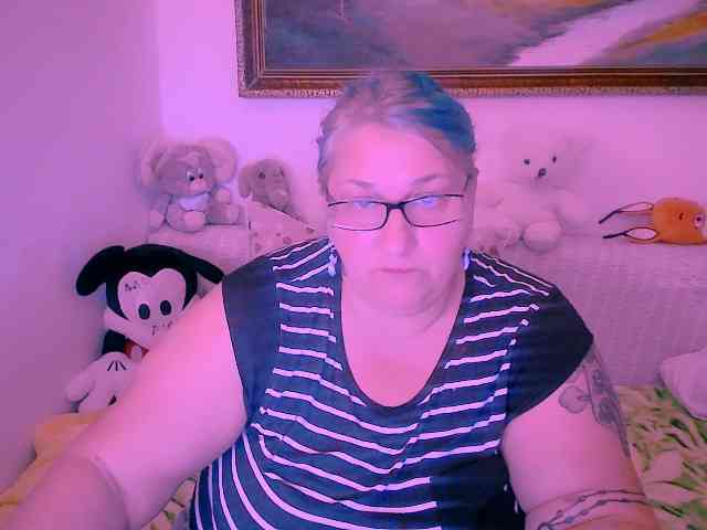 MarryBigBoobs1 webcam