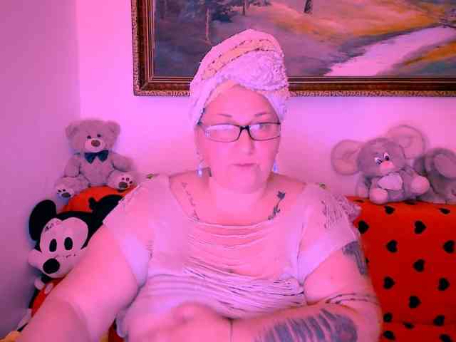 MarryBigBoobs1 webcam