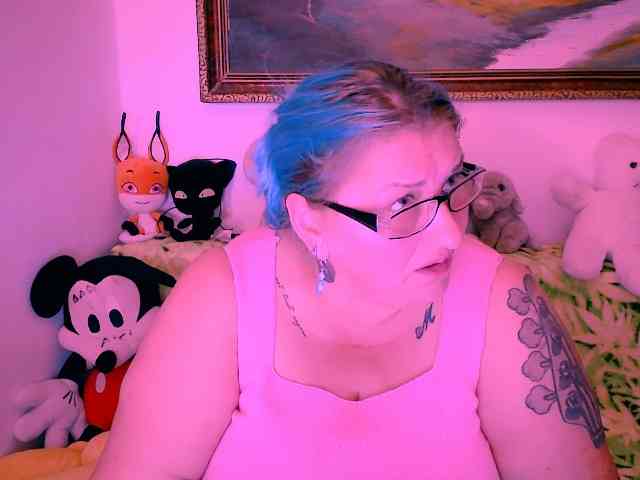 MarryBigBoobs1 webcam