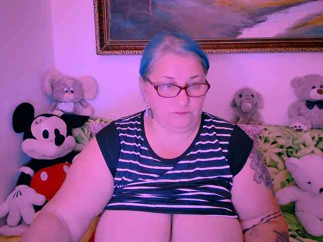 MarryBigBoobs1 webcam