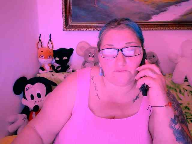 MarryBigBoobs1 webcam