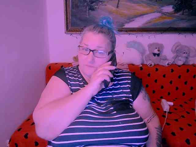 MarryBigBoobs1 webcam