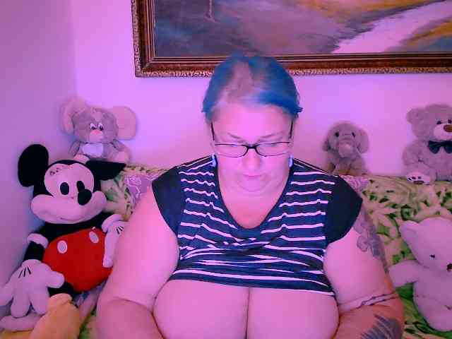 MarryBigBoobs1 webcam