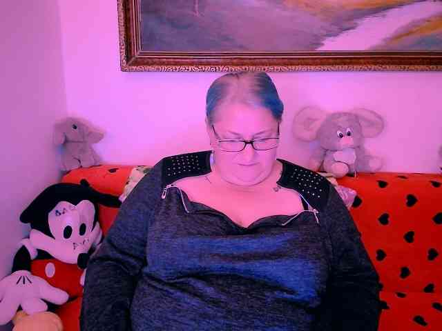 MarryBigBoobs1 webcam