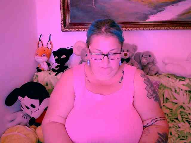 MarryBigBoobs1 webcam