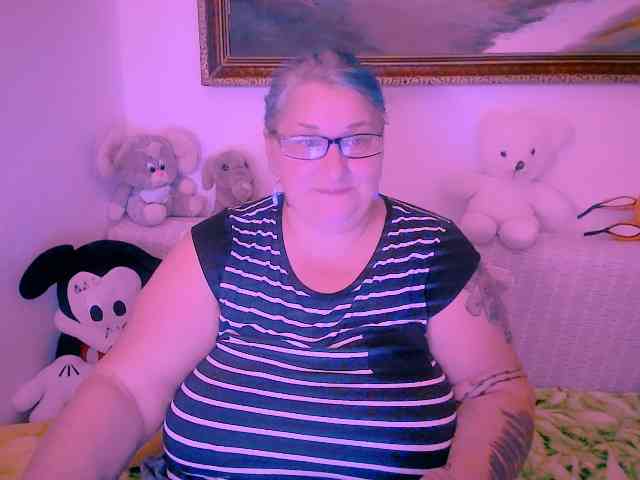 MarryBigBoobs1 webcam