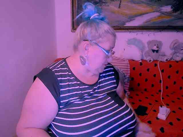 MarryBigBoobs1 webcam