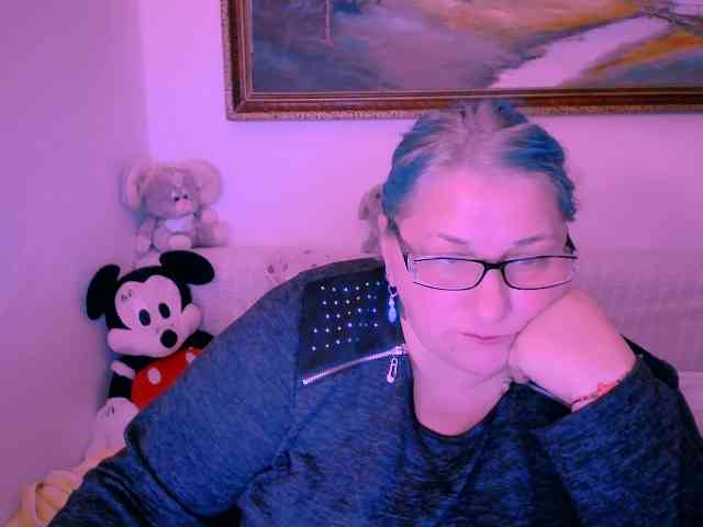 MarryBigBoobs1 webcam