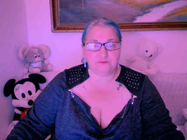 MarryBigBoobs1 webcam
