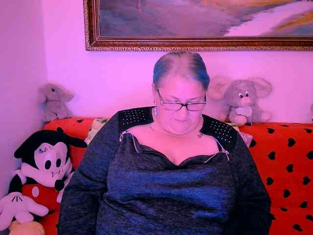MarryBigBoobs1 webcam