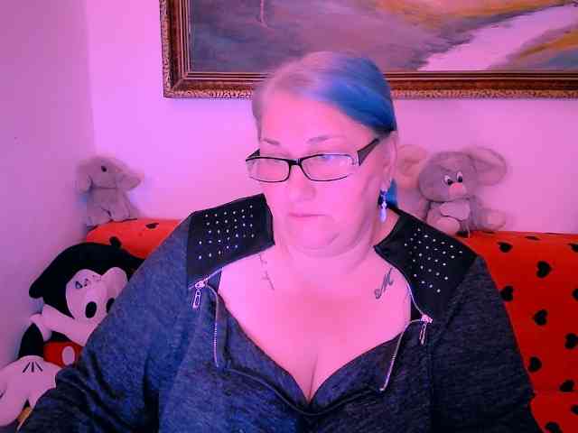 MarryBigBoobs1 webcam