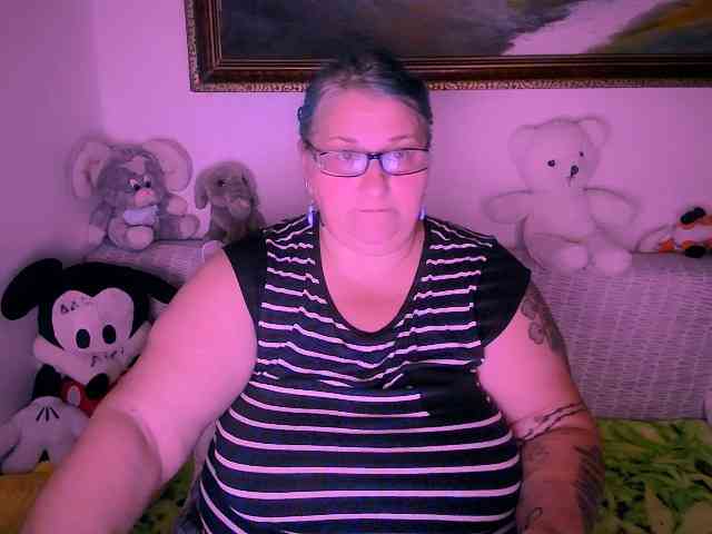 MarryBigBoobs1 webcam