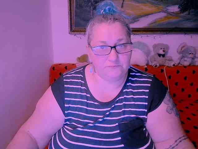 MarryBigBoobs1 webcam