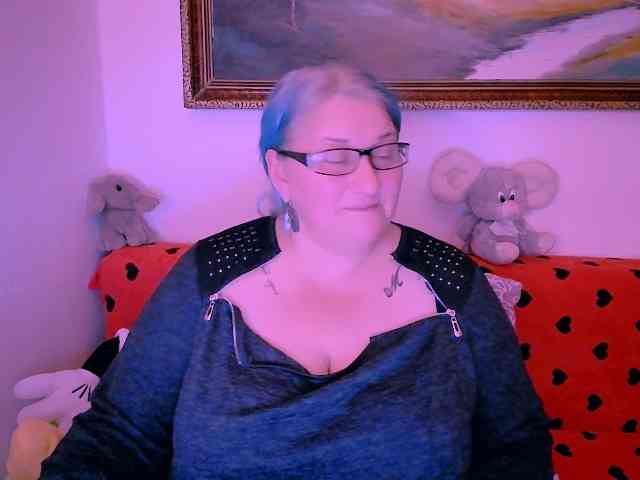 MarryBigBoobs1 webcam