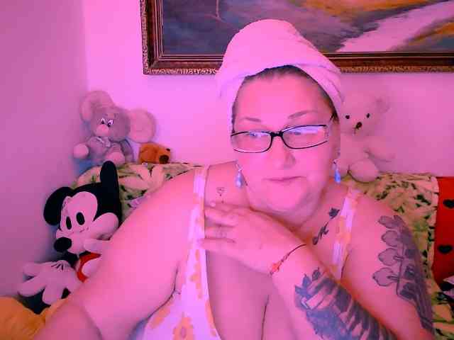 MarryBigBoobs1 webcam