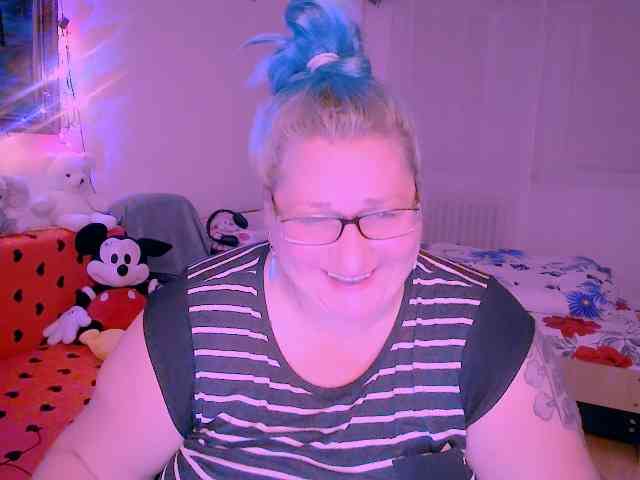 MarryBigBoobs1 webcam