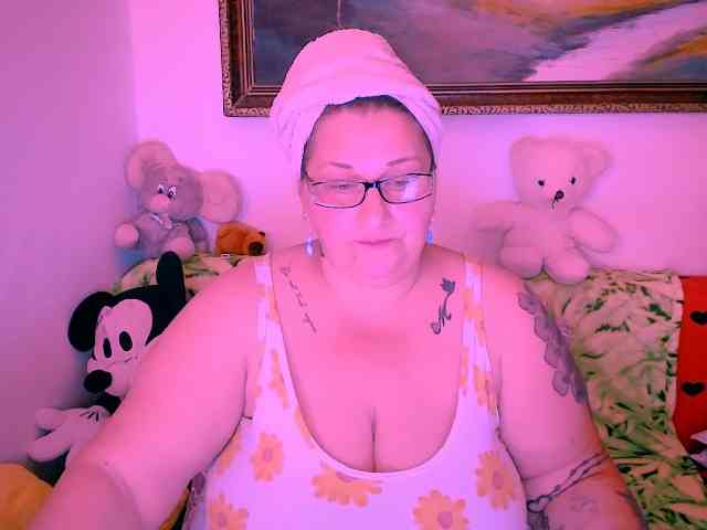 MarryBigBoobs1 webcam