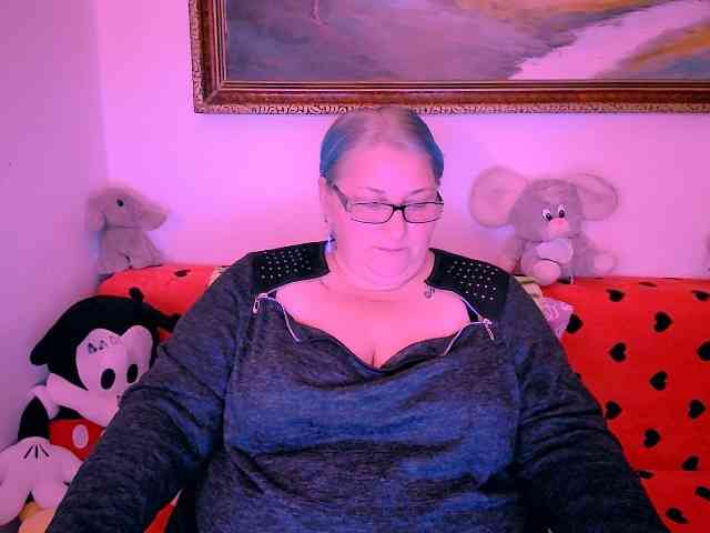 MarryBigBoobs1 webcam