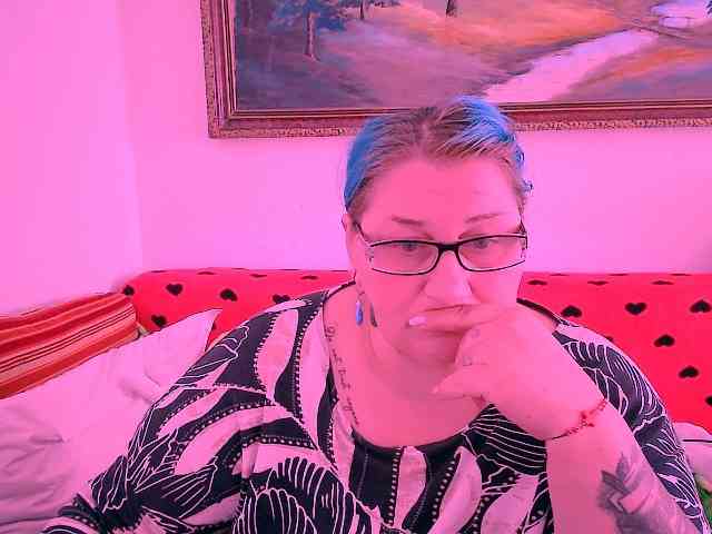 MarryBigBoobs1 webcam