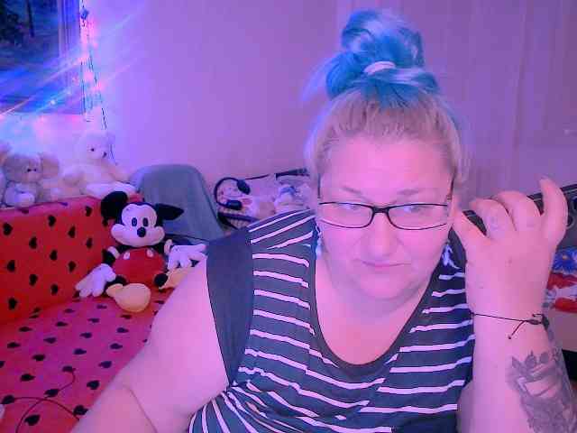 MarryBigBoobs1 webcam