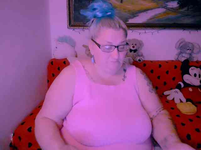 MarryBigBoobs1 webcam