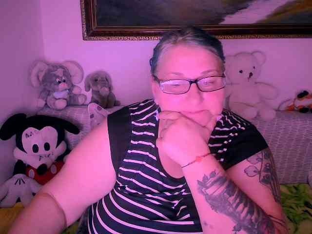 MarryBigBoobs1 webcam