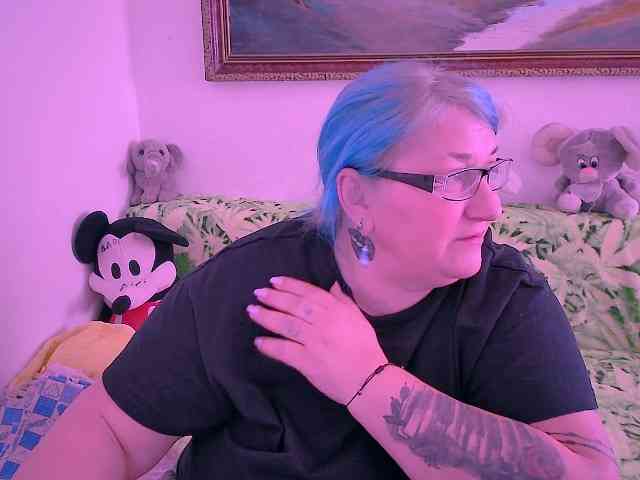 MarryBigBoobs1 webcam