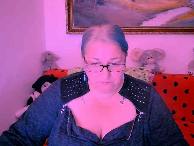 MarryBigBoobs1 webcam