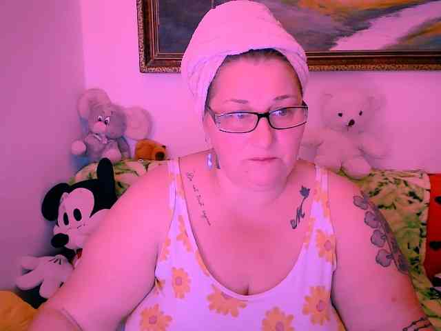 MarryBigBoobs1 webcam