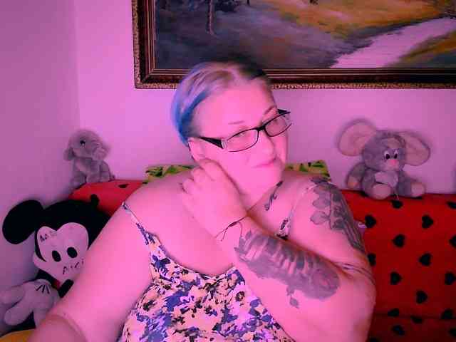 MarryBigBoobs1 webcam