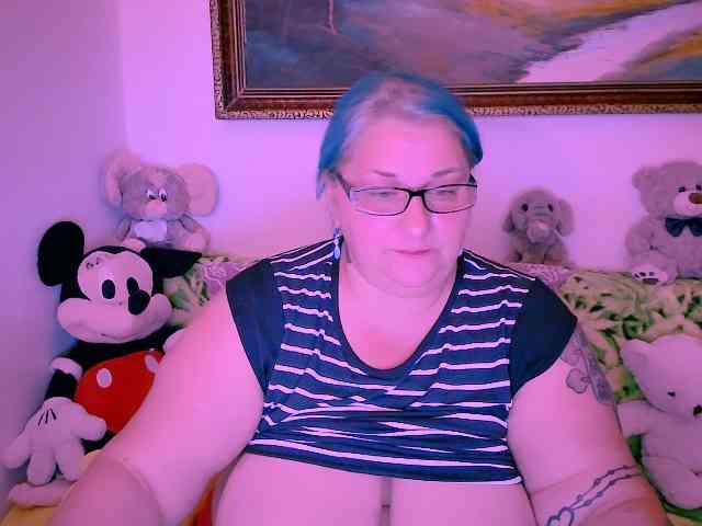 MarryBigBoobs1 webcam